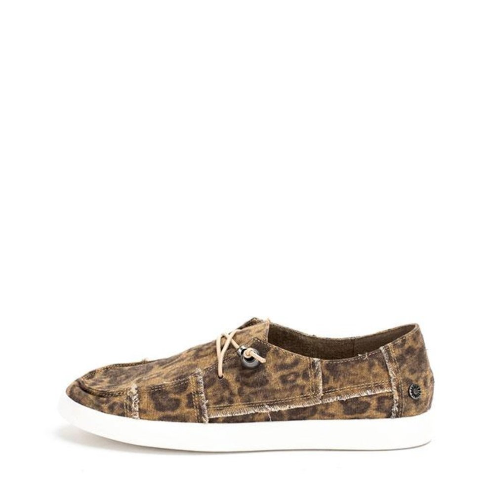 Yellow Box  Sneaker LEOPARD  Medium Width FIRM PRICE ( no bargains)